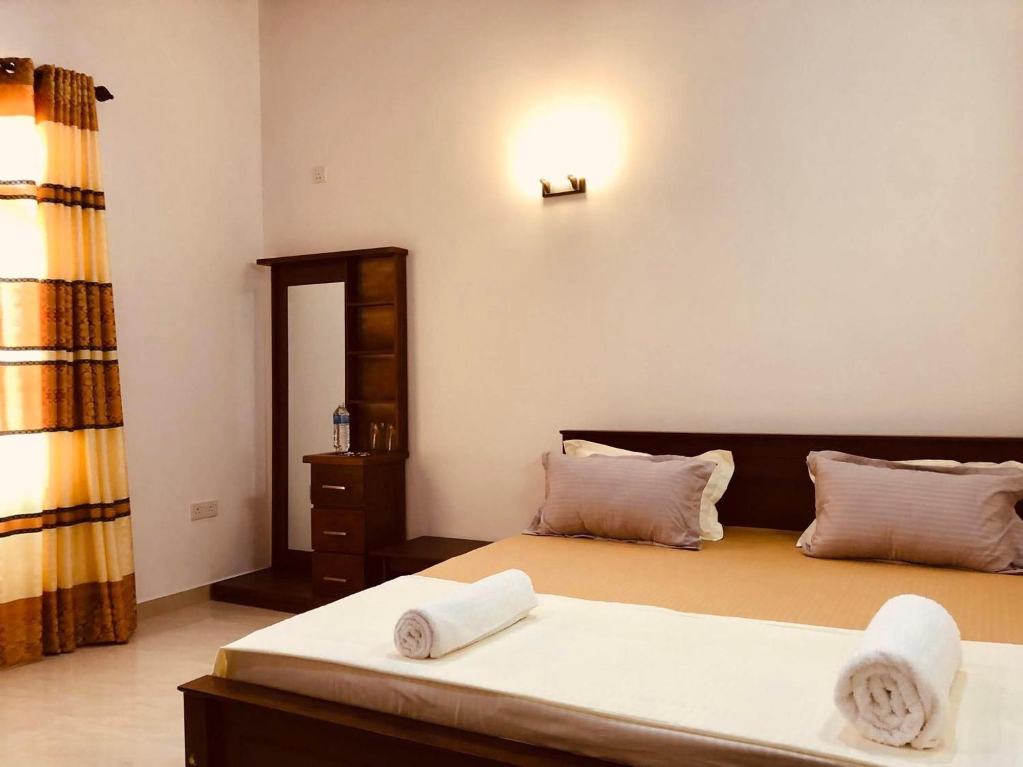 Ahasna Airport Villa 尼甘布 外观 照片