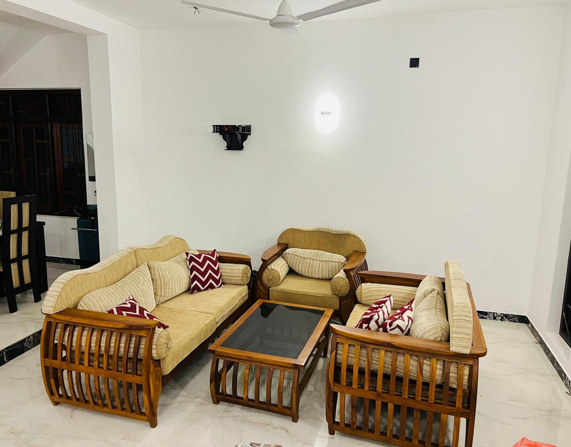 Ahasna Airport Villa 尼甘布 外观 照片