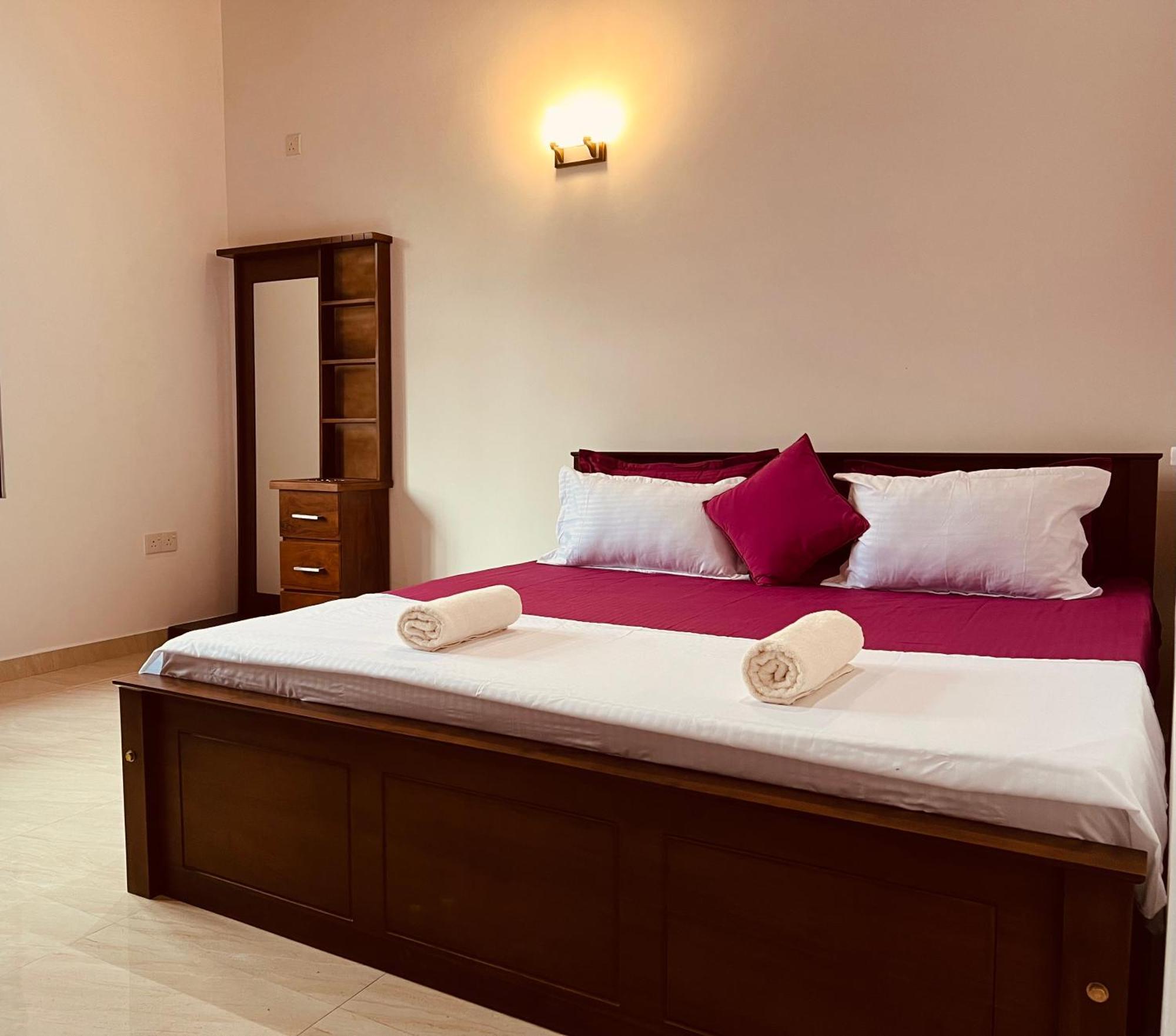 Ahasna Airport Villa 尼甘布 外观 照片