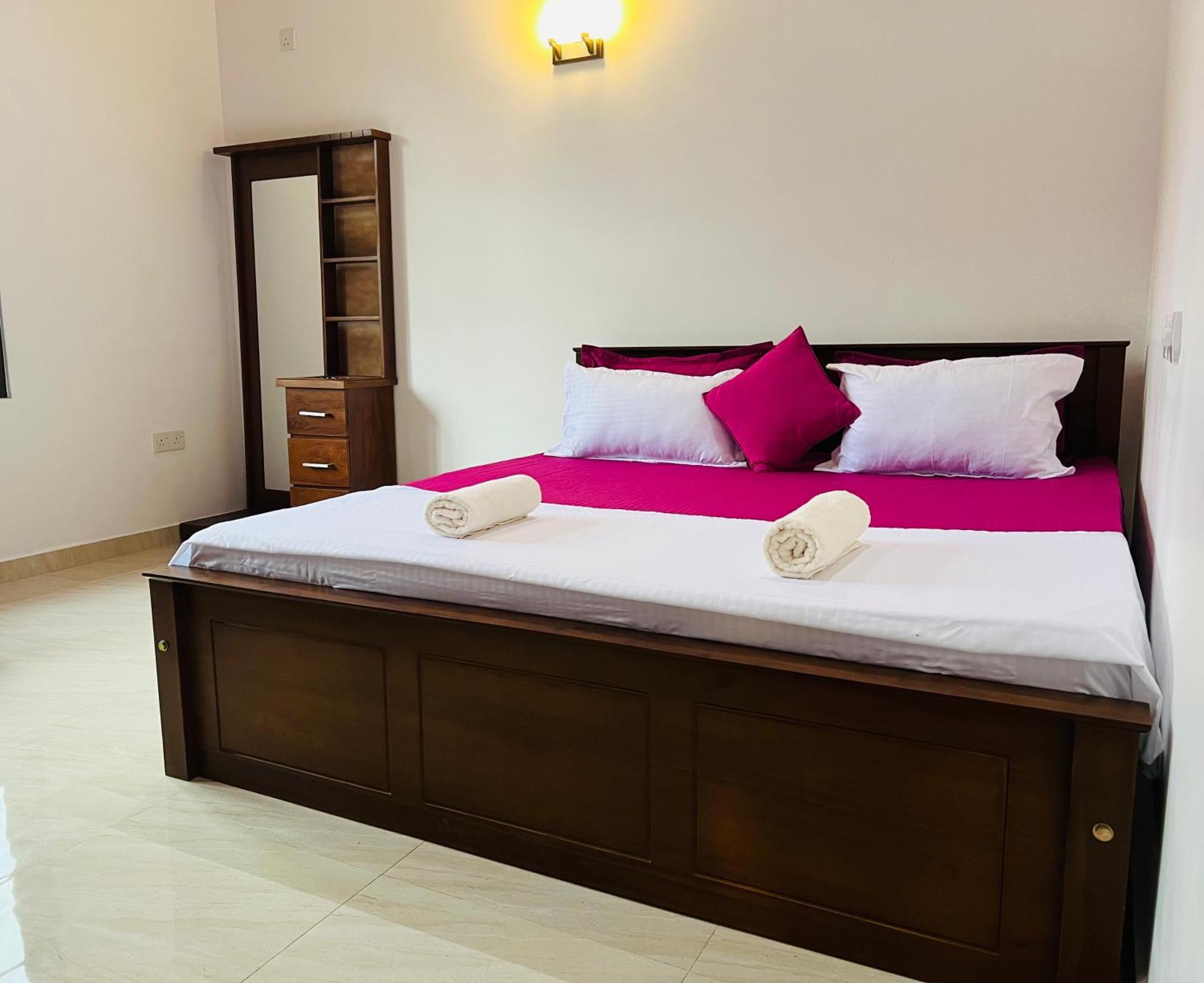 Ahasna Airport Villa 尼甘布 外观 照片
