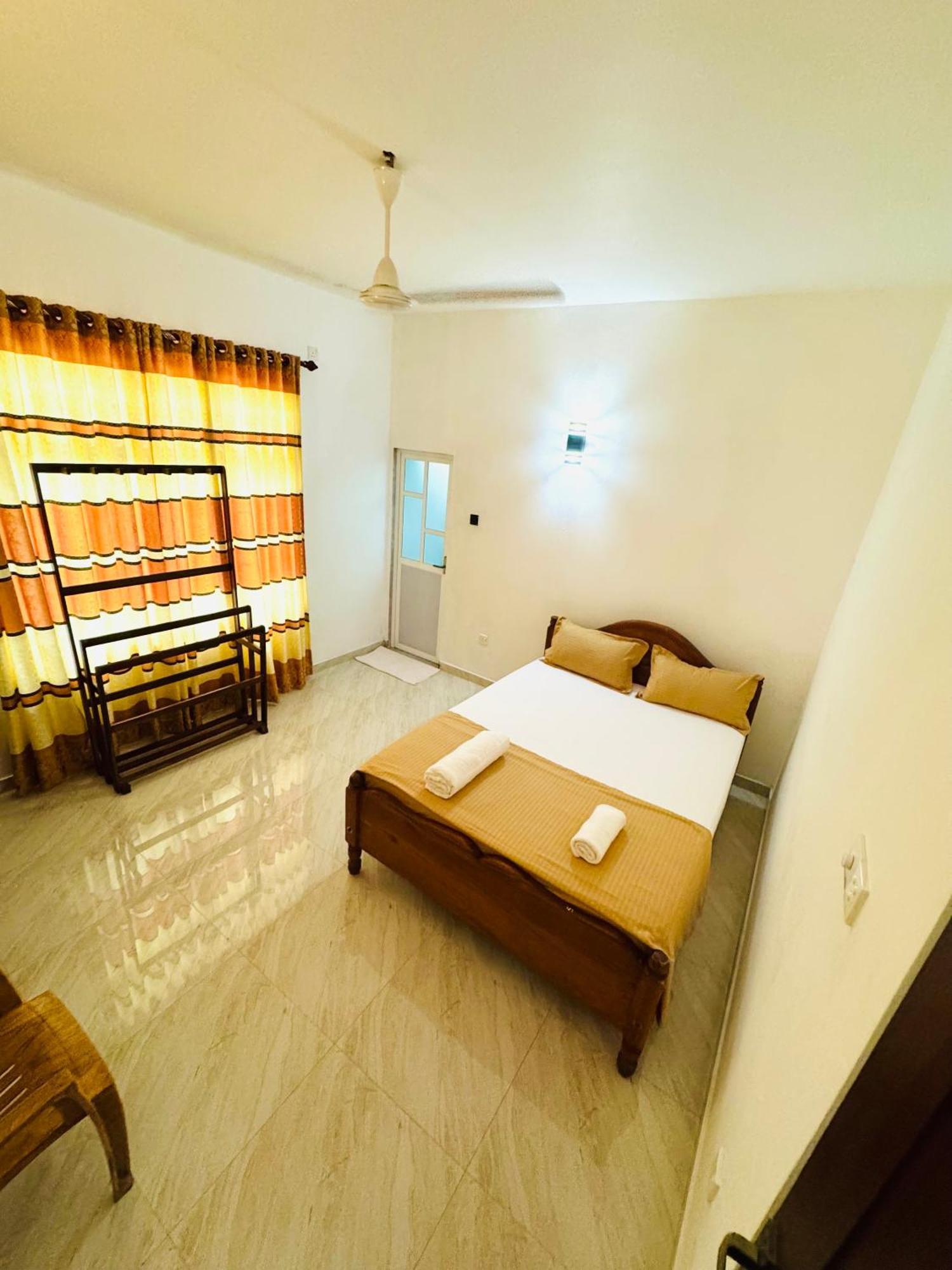 Ahasna Airport Villa 尼甘布 外观 照片