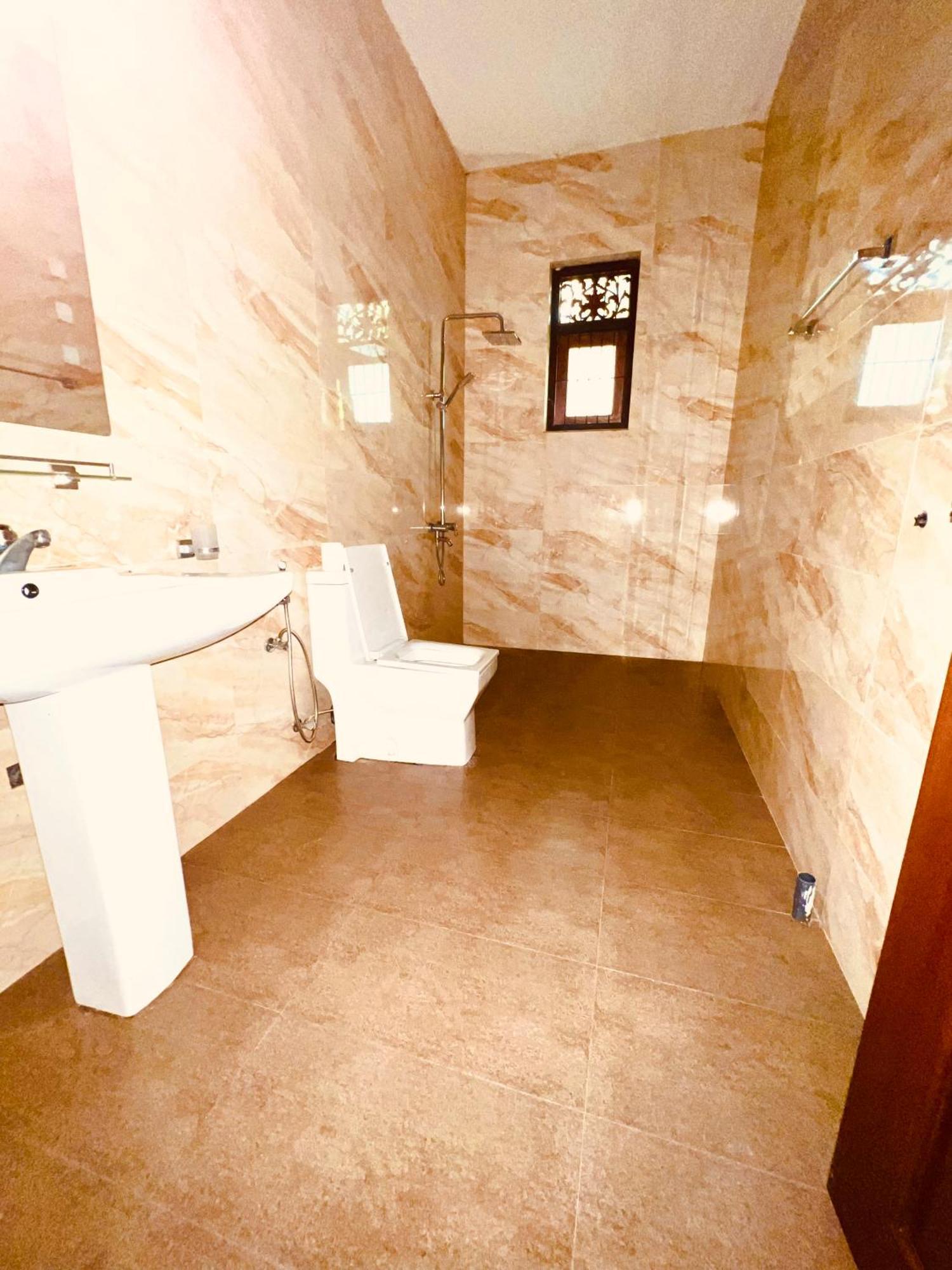 Ahasna Airport Villa 尼甘布 外观 照片